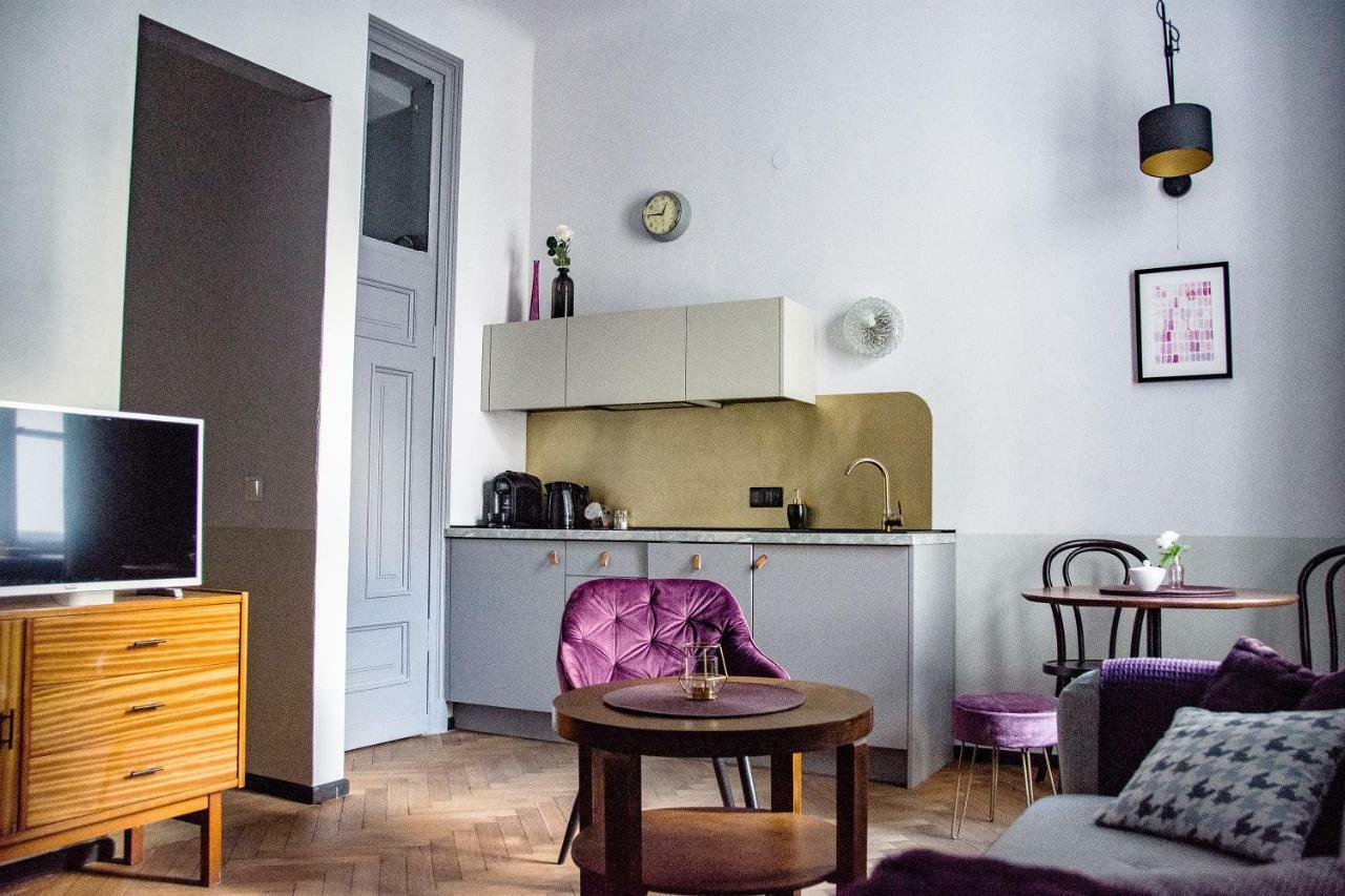 Nowy Swiat 28 Butas Warsaw